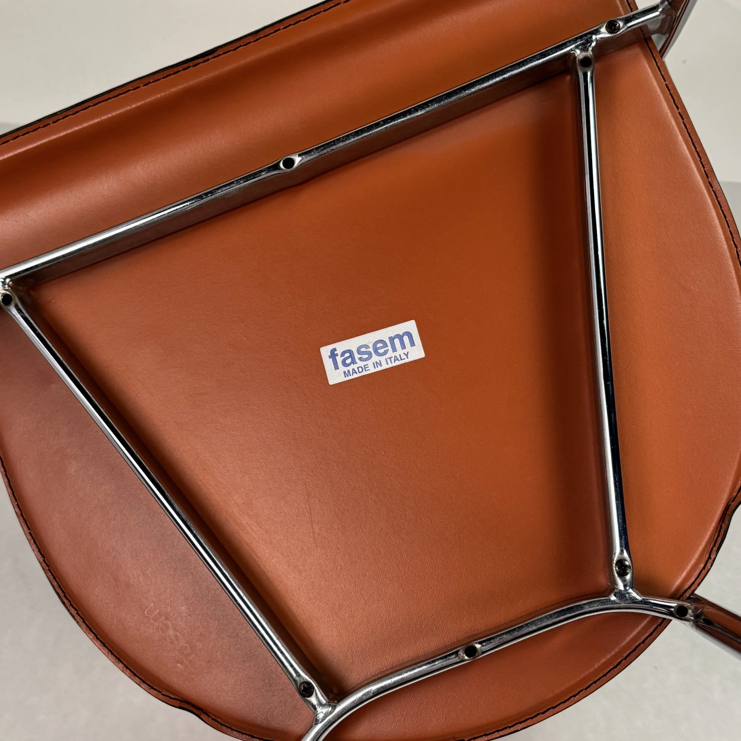 Pair of Vintage Cognac Leather P40 Chairs by Vegni & Gualtierotti